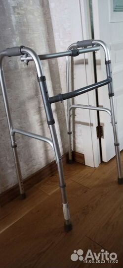 Ходунки для взрослых шагающие