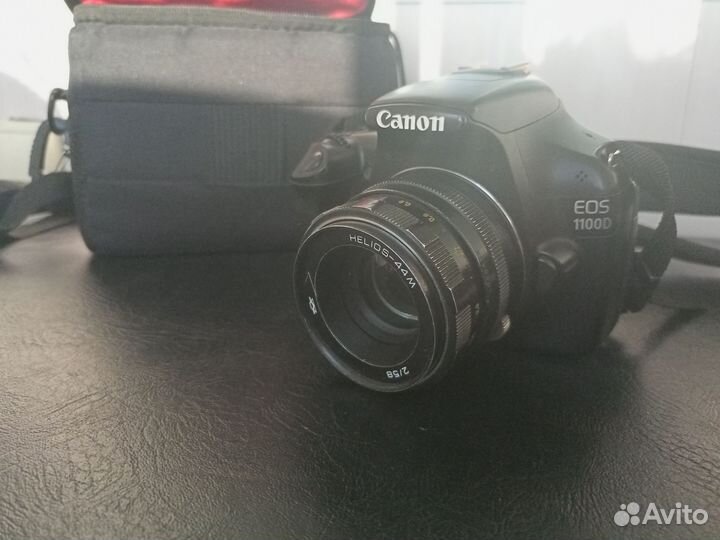 Зеркальный фотоаппарат Canon 1100d