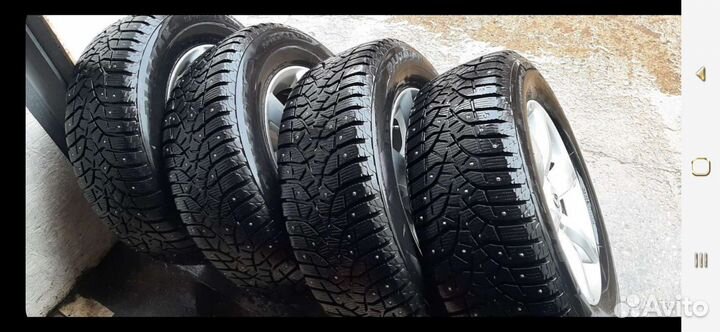 Bridgestone Blizzak Spike-02 265/60 R18 T