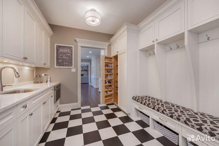 Шкаф в прихожую на заказ