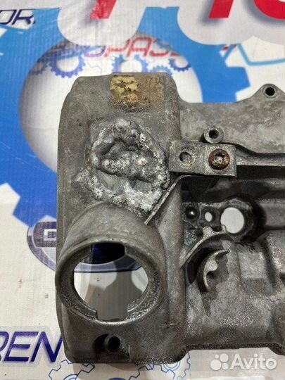 Крышка головки блока цилиндров правая