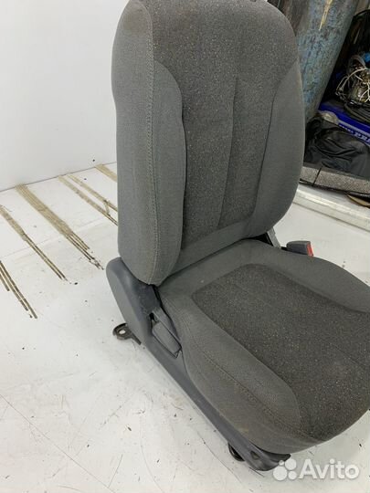 Hyundai accent сиденье пассажирское правое