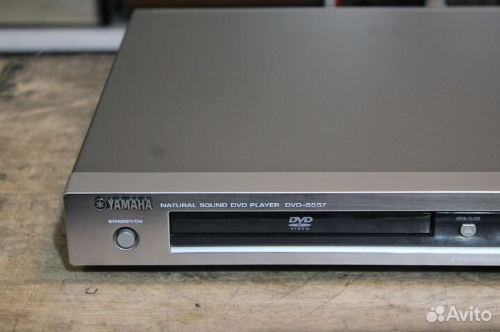 DVD плеер Yamaha DVD S 557