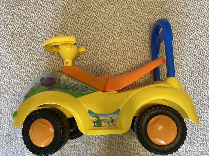 Машинка-каталка толокар