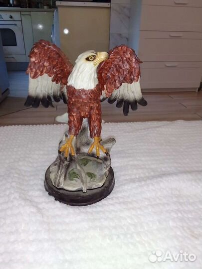 Статуэтка Орел