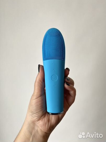 Щеточка для массажа лица и умывания