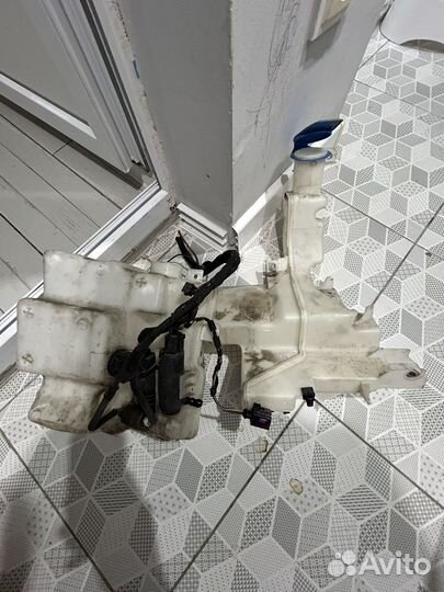 Бачок омывателя под форсунки Passat b6