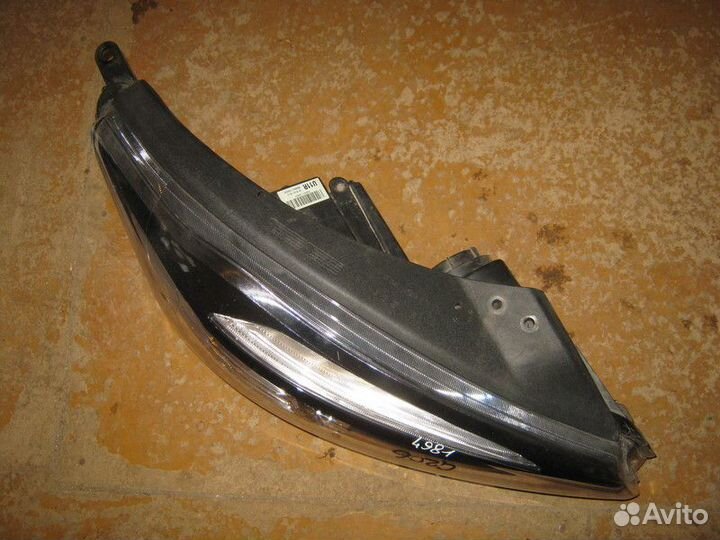 Фара правая Kia Sorento Prime 3 UM