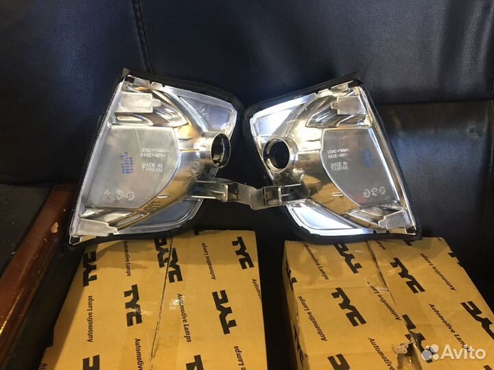 Комплект поворотников 124 mercedes TYC