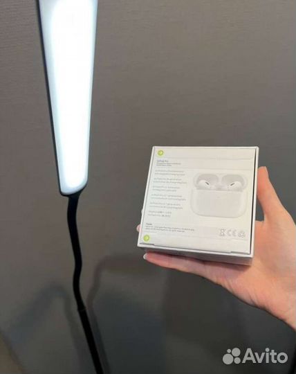 Продам AirPods, новые, даже не открывал