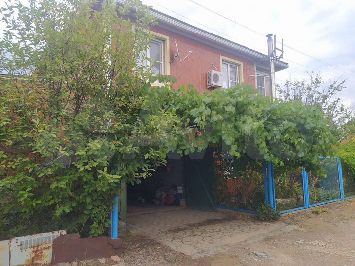 Дом 163,9 м² на участке 12 сот.