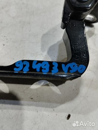 Петля двери (передняя, правая, верхняя)