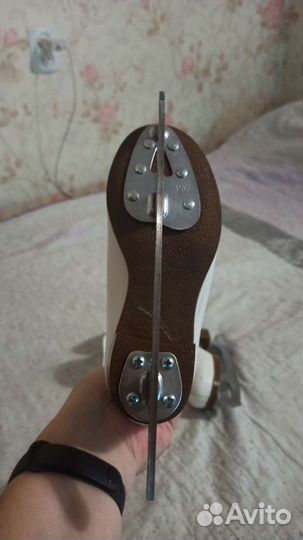 Коньки фигурные botas