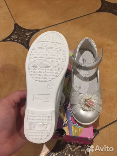 Туфли для девочки 28 размер новые