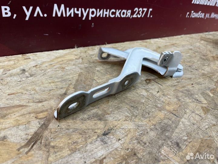 Петля капота левая LADA Vesta