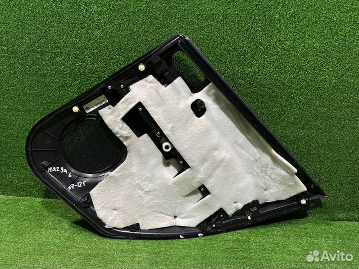 Обшивка боковой двери задняя левая Mazda 6
