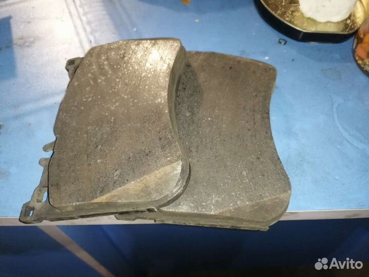 Продаю тормозные колодки на w222 Mercedes