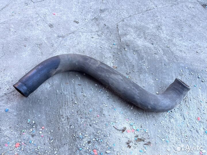 Патрубок радиатора Mercedes W123 W126