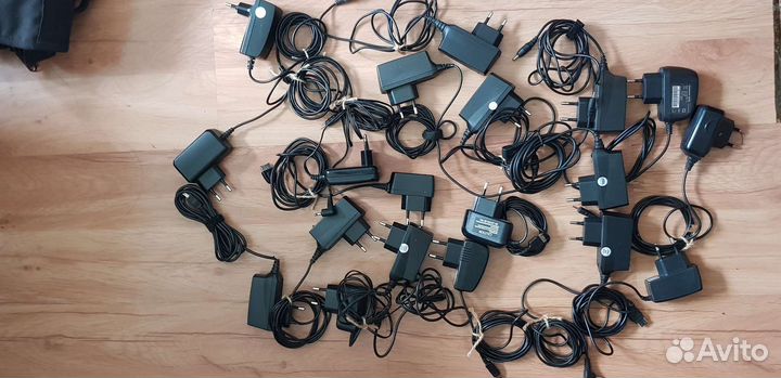 Зарядки к телефонам