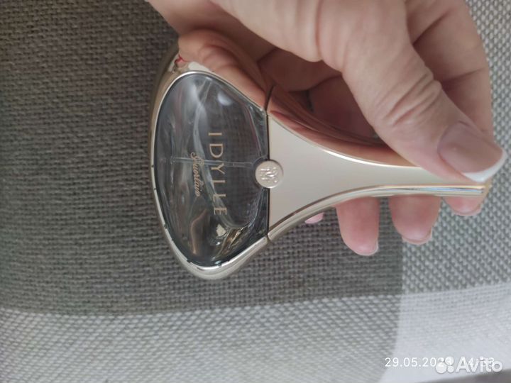 Флакон с распылителем для духов