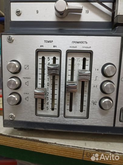 Катушечный магнитофон,акустические колонки