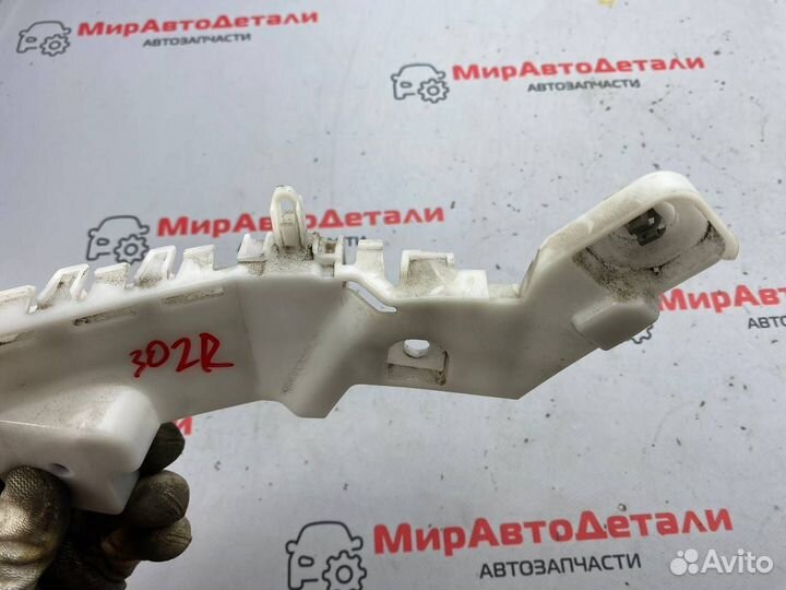 Кронштейн крепления бампера переднего Buick