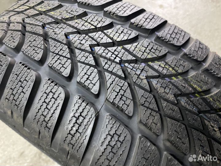 Dunlop SP Winter Sport 4D 215/55 R18 95H