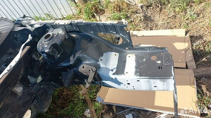 Лонжерон передний левый (четверть) б/у для Ford Mo