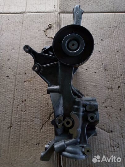 Корпус масляного фильтра Audi Q5 8R