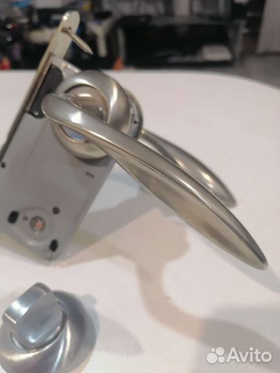 Дверные ручки