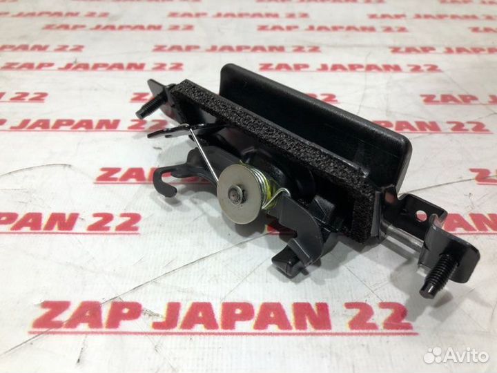 Ручка двери багажника Toyota Estima