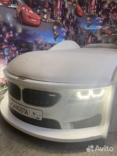 Детская кровать машина