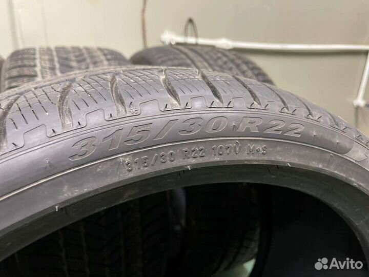 Pirelli Scorpion Winter 295/35 R21 и 315/30 R22