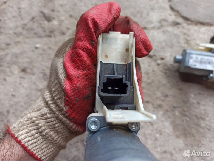 Моторчик заднего подъемника Renault Fluence
