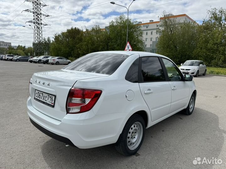 Инструктор по вождению Гранта. Площадка. Модельная