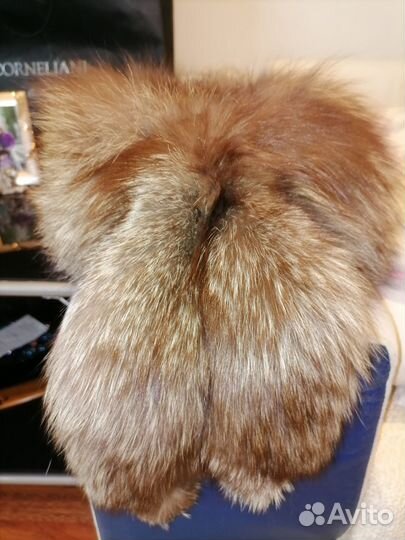 Шапка из чернобурки с двумя хвостами