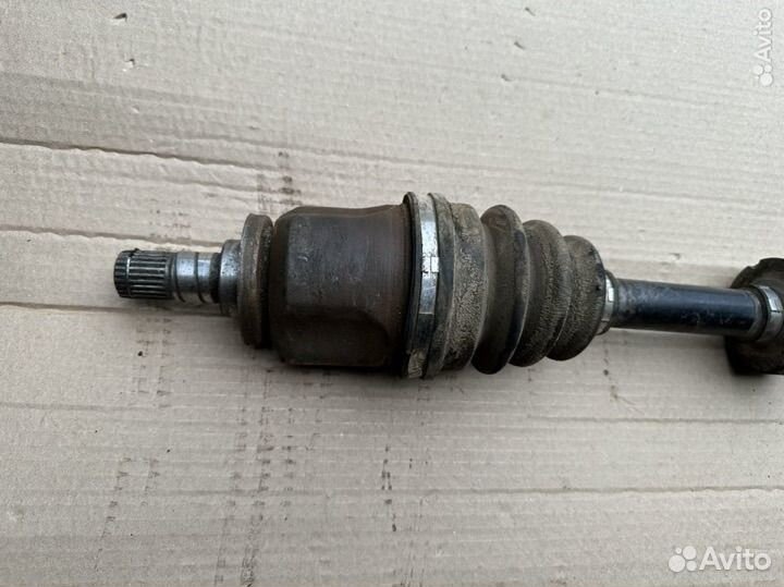 Привод правый (полуось) Nissan Almera n16