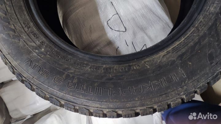 Nokian Tyres Hakkapeliitta 9 SUV 215/65 R16 102T