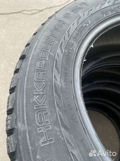 Nokian Tyres Hakkapeliitta 9 SUV 235/60 R18 107T