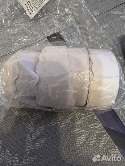 Этикетка самоклеющая в рулоне