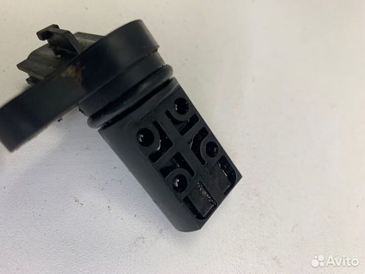 Датчик положения распредвала Nissan Almera N16