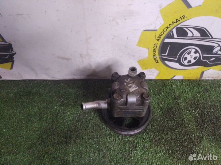 Насос гура Nissan Bluebird SU14 CD20 2000