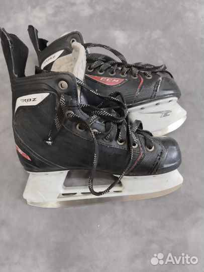 Коньки хоккейные