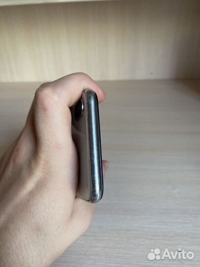 iPhone X, 64 ГБ