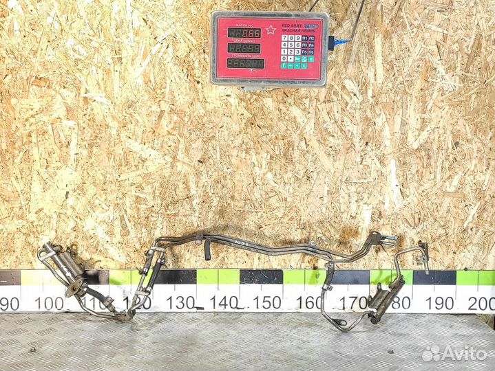 Рейка топливная рампа Subaru Forester S11