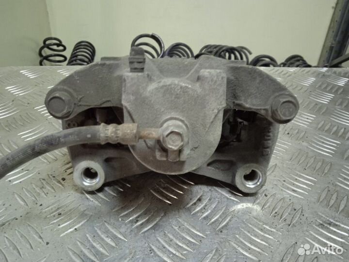 Суппорт передний левый Nissan Teana J32 2.5 VQ25DE