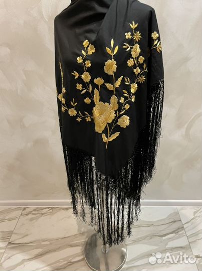 Шаль для фламенко