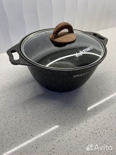 Кастрюля с крышкой 3 л