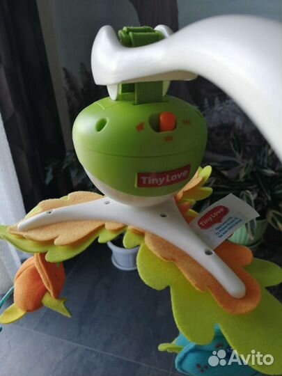 Музыкальный мобиль на кроватку