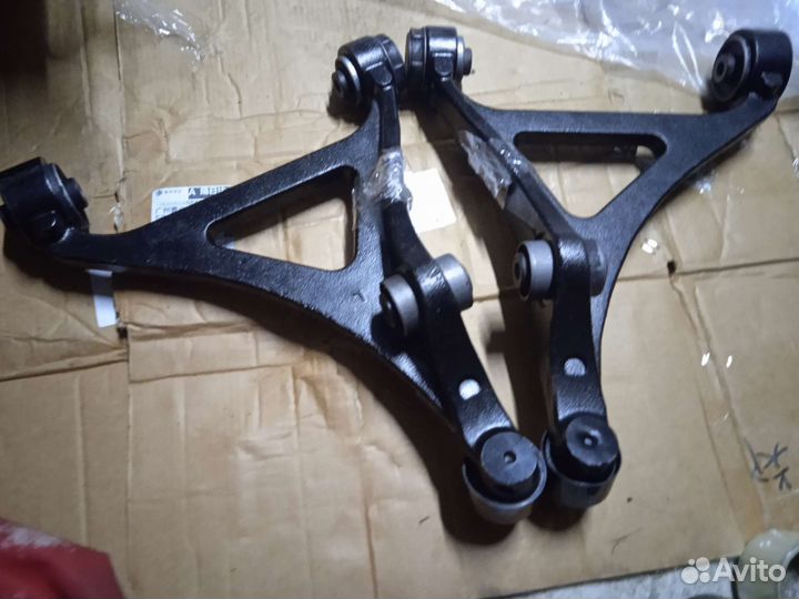 Рычаг перед dodge Challenger AWD